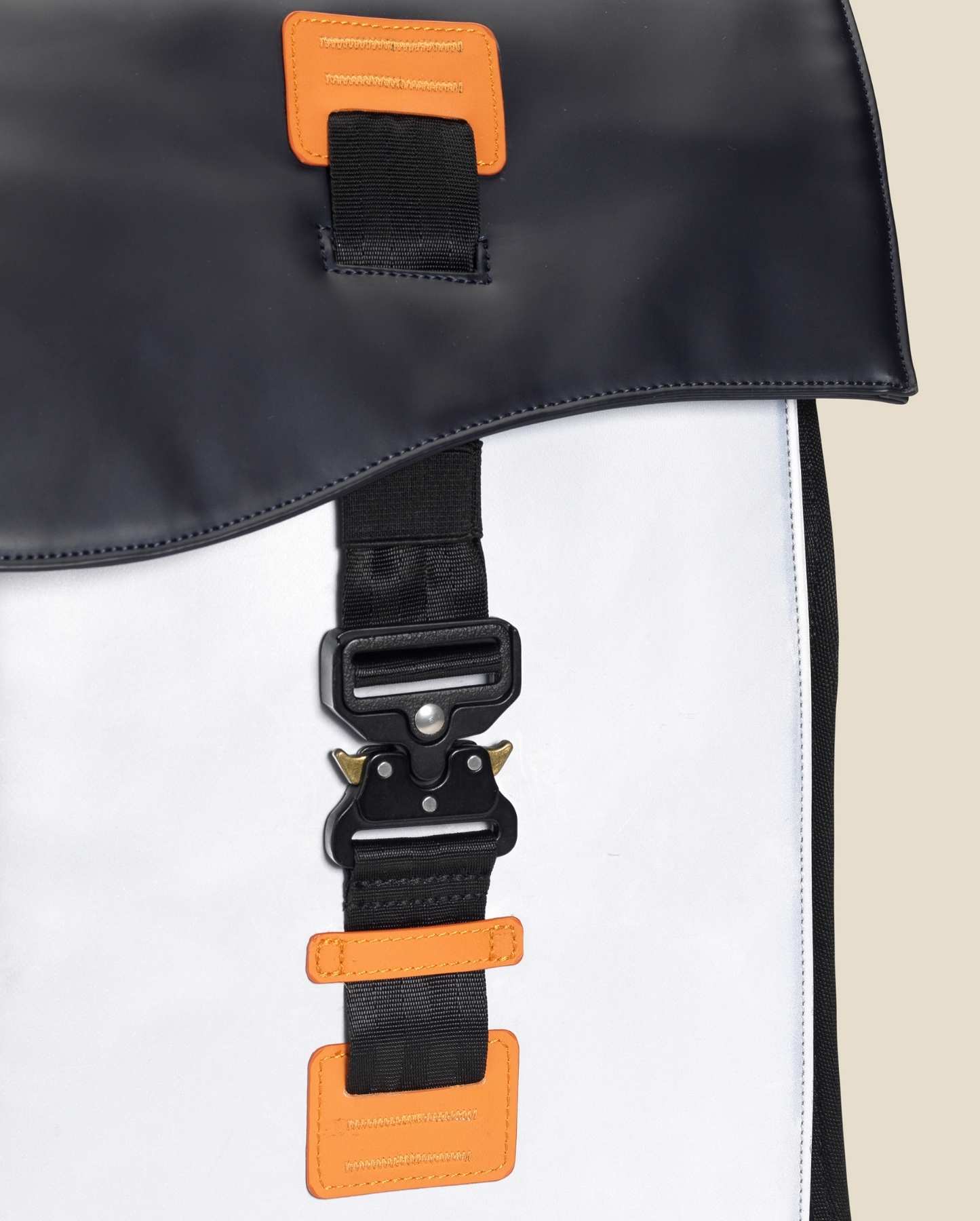 Sac à dos réfléchissant par Urban Circus et Aigle